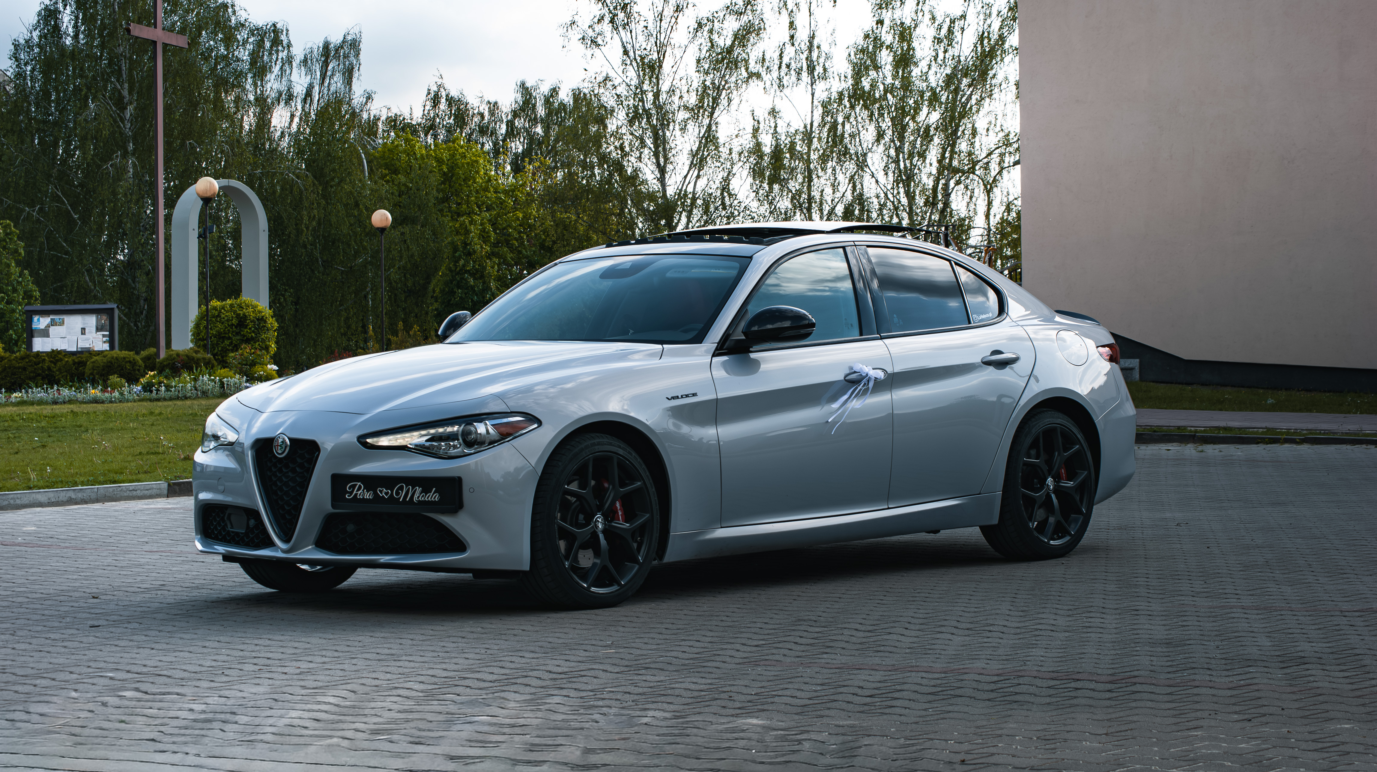 Alfa Romeo Giulia Q4 - srebrny samochód do ślubu Lublin